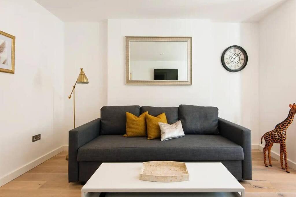 Cozy 1 Bedroom In Notting Hill Apartment